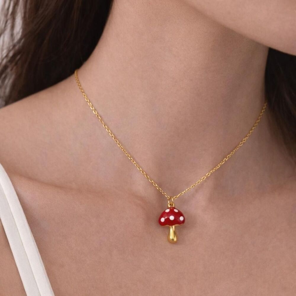 mushroom charm necklace D36